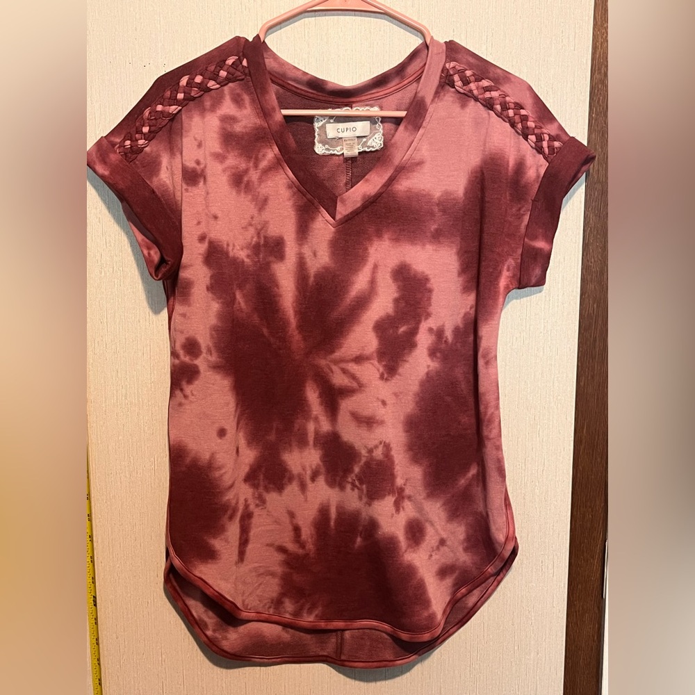 Cupio Burgundy Tie-Dye Short Sleeve Top